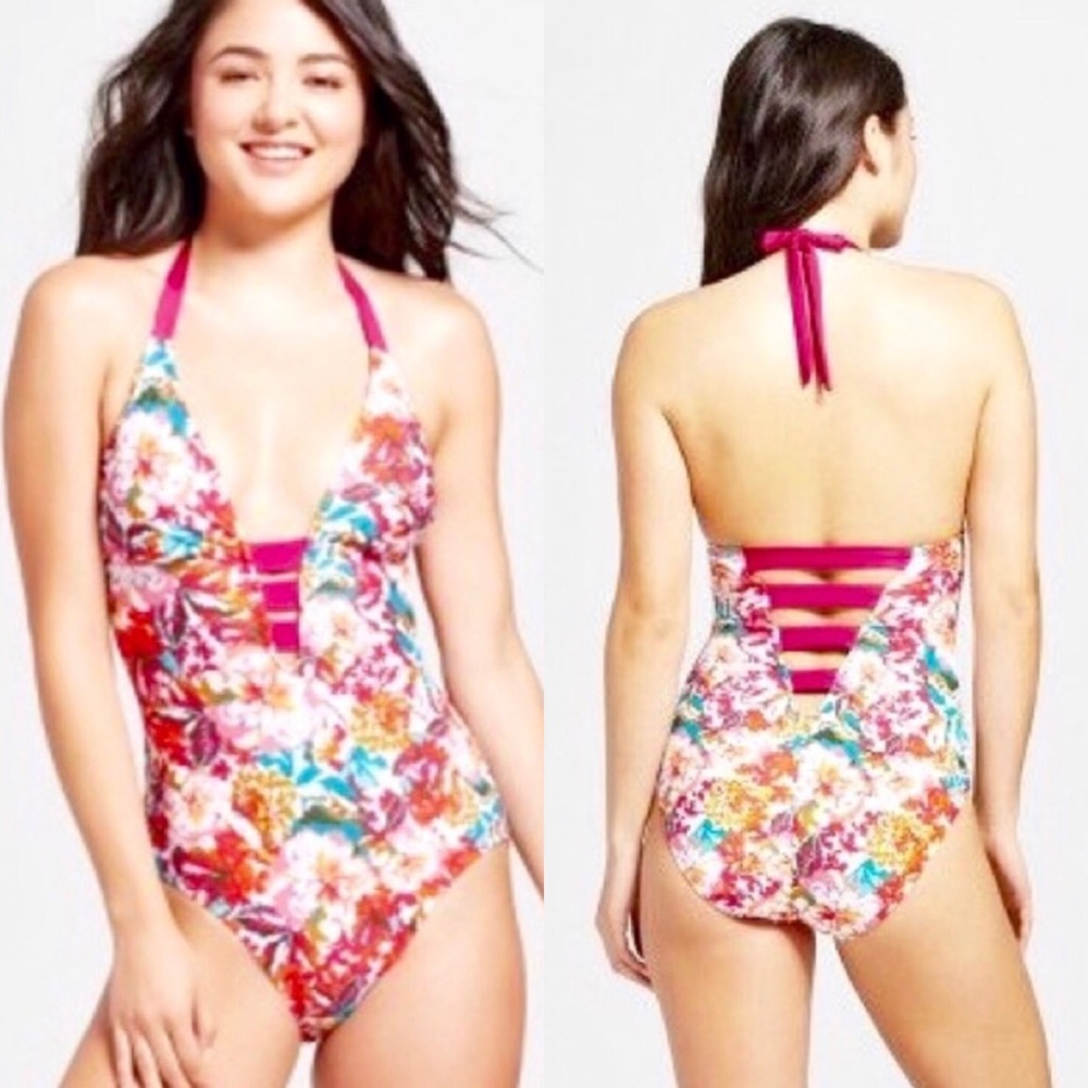 🌻3/$15🌻 LNC STRAPPY SANGRIA DEEP V HALTER